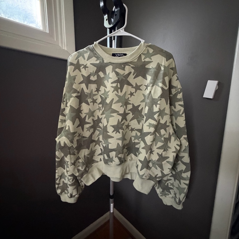 VNYL Star Patterned Green Sweatshirt